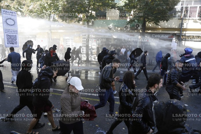 Protesta e Thirrur nga Studentet ne Tirane