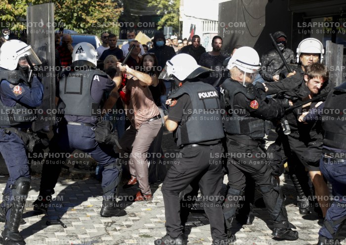 Protesta e Thirrur nga Studentet ne Tirane