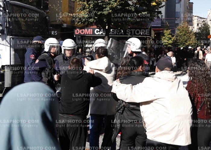 Protesta e Thirrur nga Studentet ne Tirane