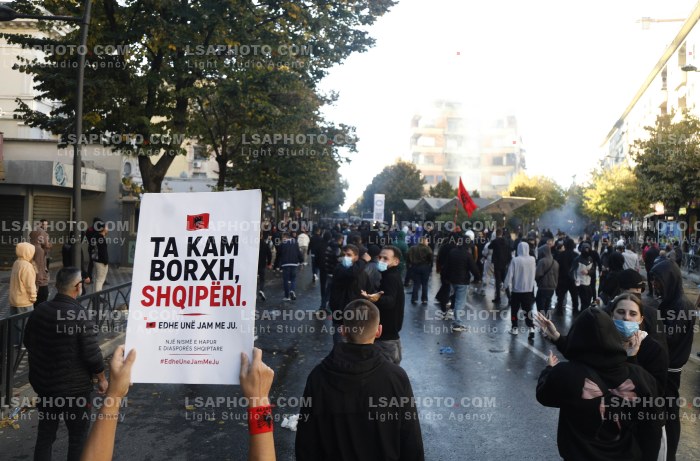 Protesta e Thirrur nga Studentet ne Tirane