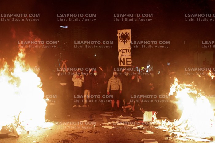 Protesta e Thirrur nga Studentet ne Tirane