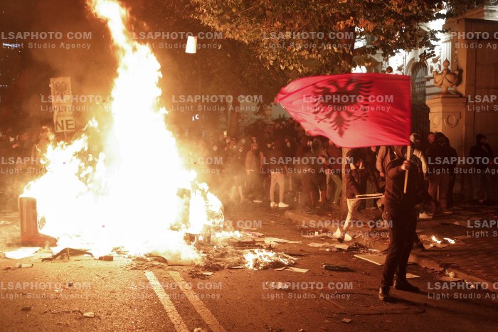 Protesta e Thirrur nga Studentet ne Tirane