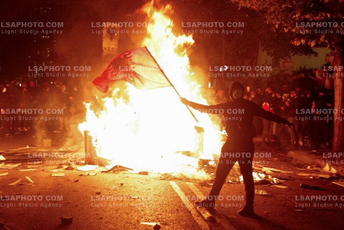 Protesta e Thirrur nga Studentet ne Tirane