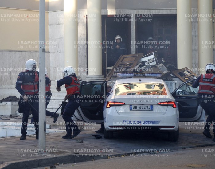 Dita e Dyte e Protestes se Thirrur nga Studentet ne Tirane