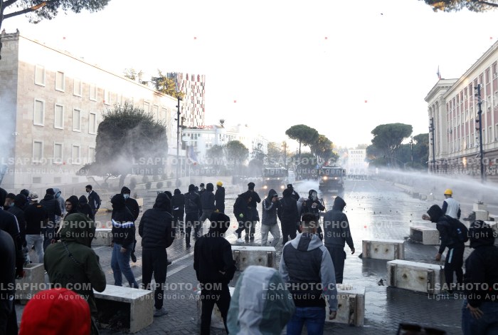 Dita e Dyte e Protestes se Thirrur nga Studentet ne Tirane