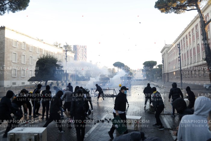 Dita e Dyte e Protestes se Thirrur nga Studentet ne Tirane
