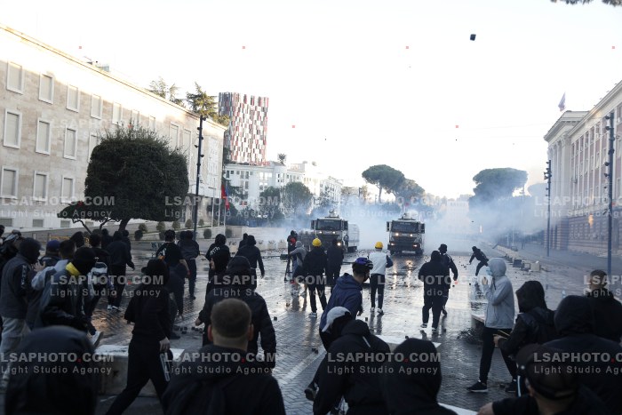 Dita e Dyte e Protestes se Thirrur nga Studentet ne Tirane