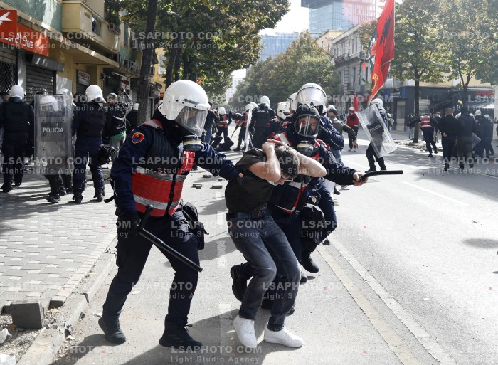 Dita e Trete e Protestes se Thirrur nga Studentet ne Tirane
