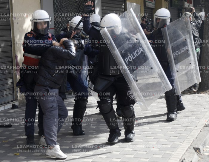 Dita e Trete e Protestes se Thirrur nga Studentet ne Tirane