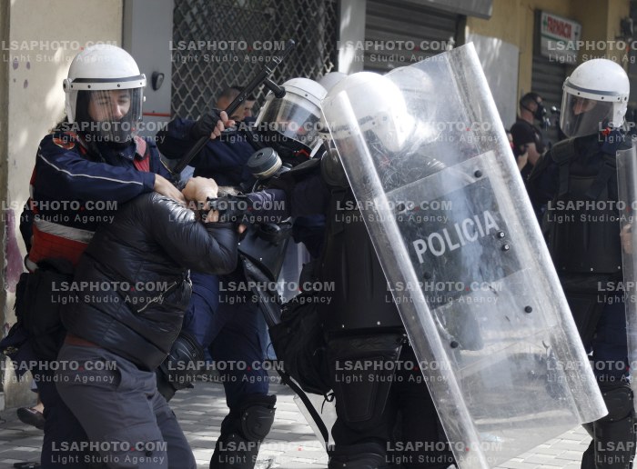 Dita e Trete e Protestes se Thirrur nga Studentet ne Tirane