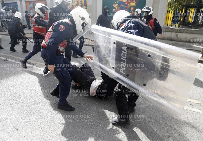 Dita e Trete e Protestes se Thirrur nga Studentet ne Tirane
