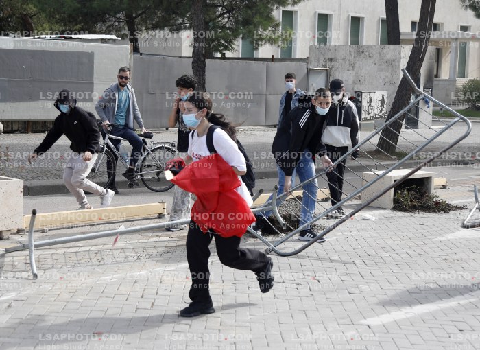 Dita e Trete e Protestes se Thirrur nga Studentet ne Tirane