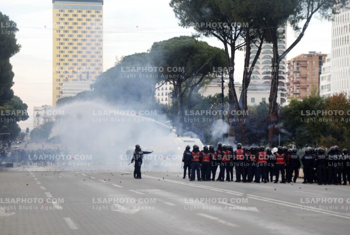 Dita e Trete e Protestes se Thirrur nga Studentet ne Tirane