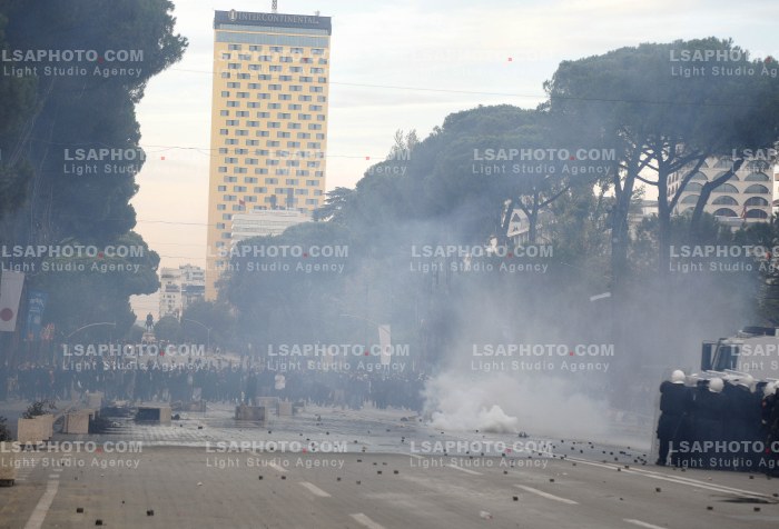 Dita e Trete e Protestes se Thirrur nga Studentet ne Tirane