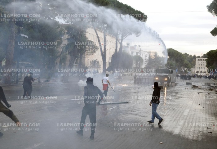 Dita e Trete e Protestes se Thirrur nga Studentet ne Tirane