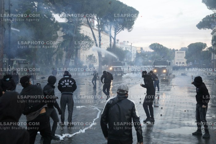 Dita e Trete e Protestes se Thirrur nga Studentet ne Tirane