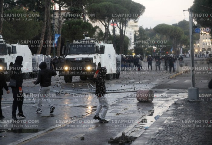 Dita e Katert e Protestes se Thirrur nga Studentet ne Tirane
