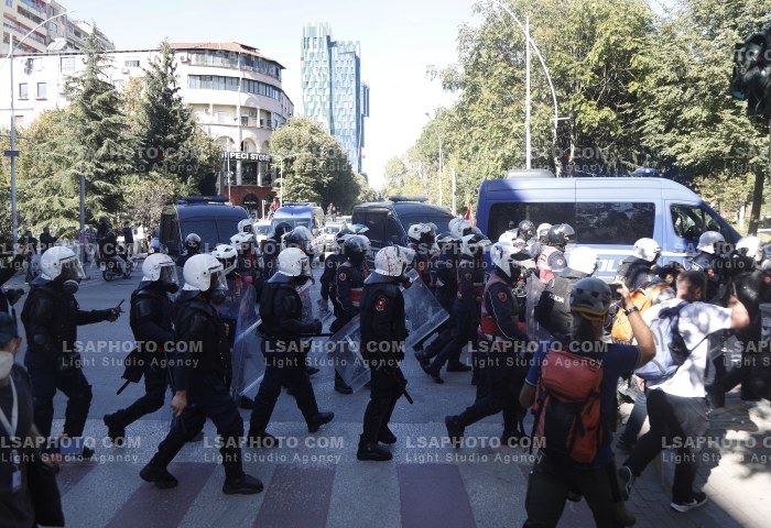 Dita e Shtate e Protestes se Thirrur nga Studentet ne Tirane