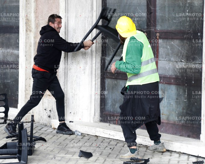 Protestuesit Refuzojne Dialogun me Kryeministrin Rama
