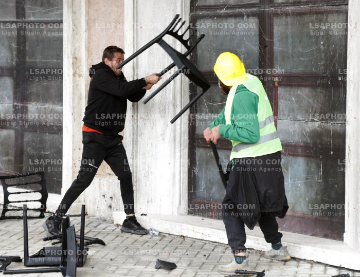 Protestuesit Refuzojne Dialogun me Kryeministrin Rama