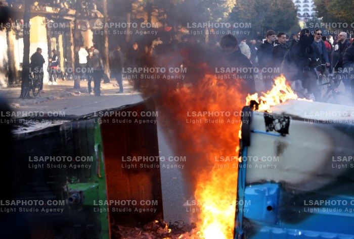 Protesta e Thirrur nga Studentet tek Ministria e Arsimit
