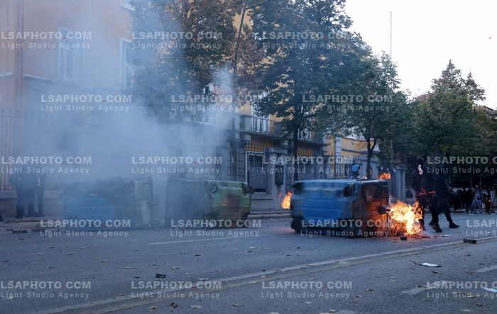 Protesta e Thirrur nga Studentet tek Ministria e Arsimit