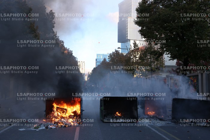 Protesta e Thirrur nga Studentet tek Ministria e Arsimit