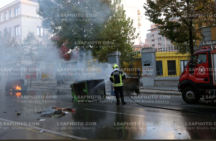 Protesta e Thirrur nga Studentet tek Ministria e Arsimit